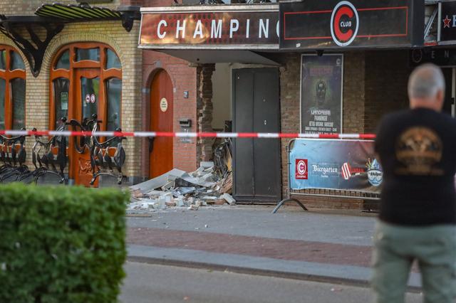 Plofkrakers slaan toe in Drachten: pinautomaat uit gevel geblazen. ‘Ik schrik niet zo gauw’