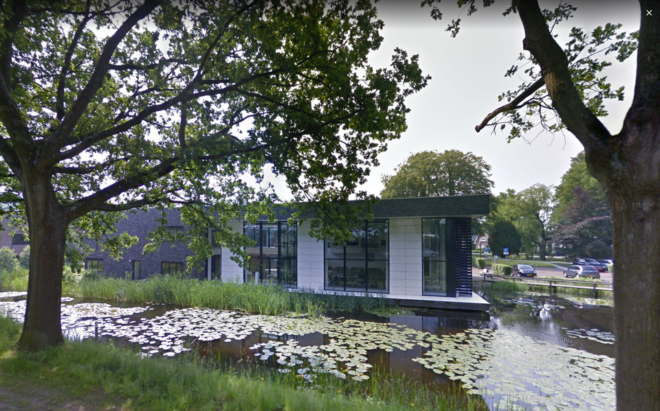 Het gemeentehuis van Achtkarspelen in Buitenpost. 