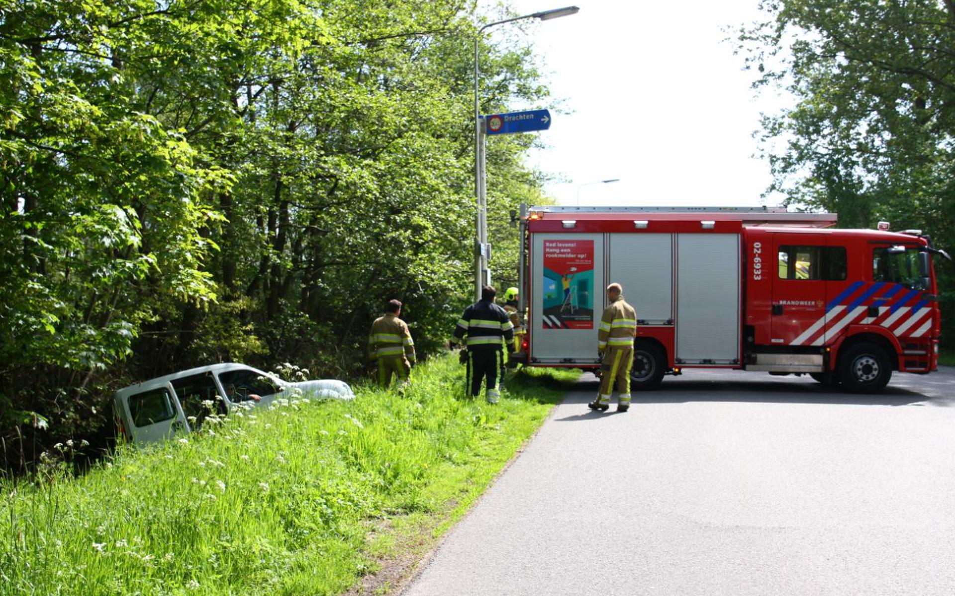 Ouder Echtpaar Belandt Met Auto In De Sloot Bij Drachten - Leeuwarder ...