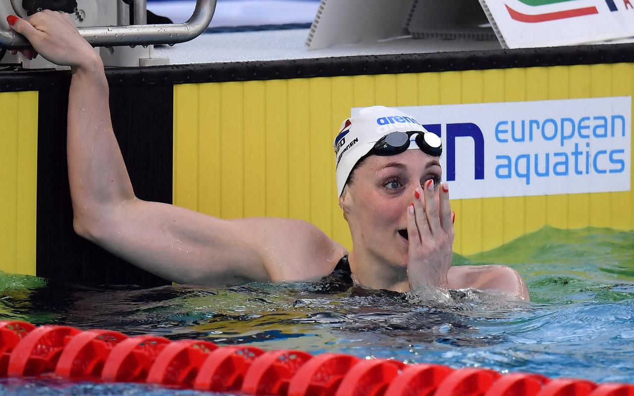 Marrit Steenbergen dook dit jaar de ene na de andere gouden medaille op. Hier reageert ze vol ongeloof als ze in Rome de Europese titel op de 200 meter vrije slag heeft gewonnen.