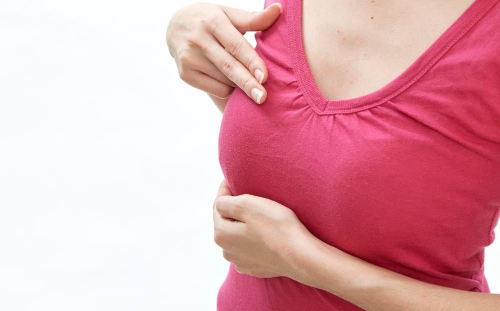 Ken jij de symptomen van borstkanker? Hier moet je op letten als je