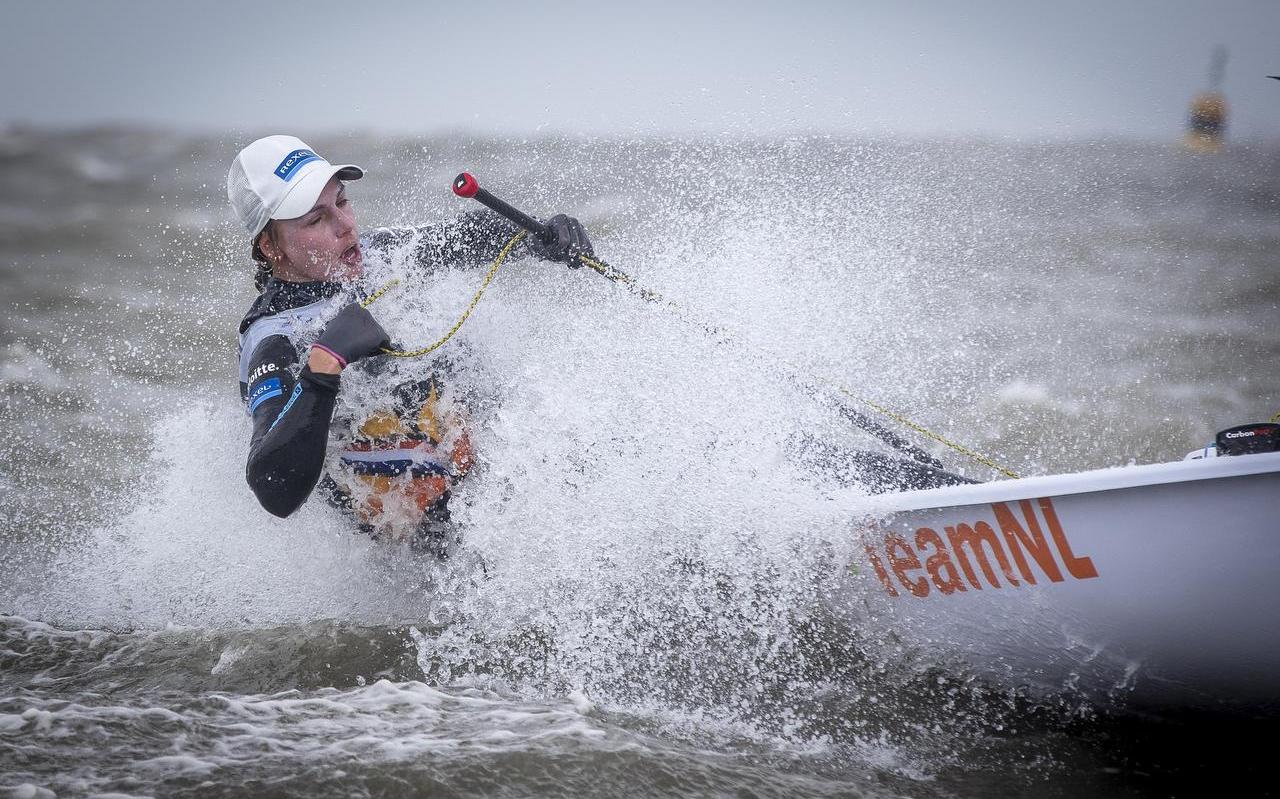 Marit Bouwmeester trainde deze zomer vrijwel dagelijks op de Noordzee bij Scheveningen. Marit Bouwmeester trainde deze zomer vrijwel dagelijks op de Noordzee bij Scheveningen.