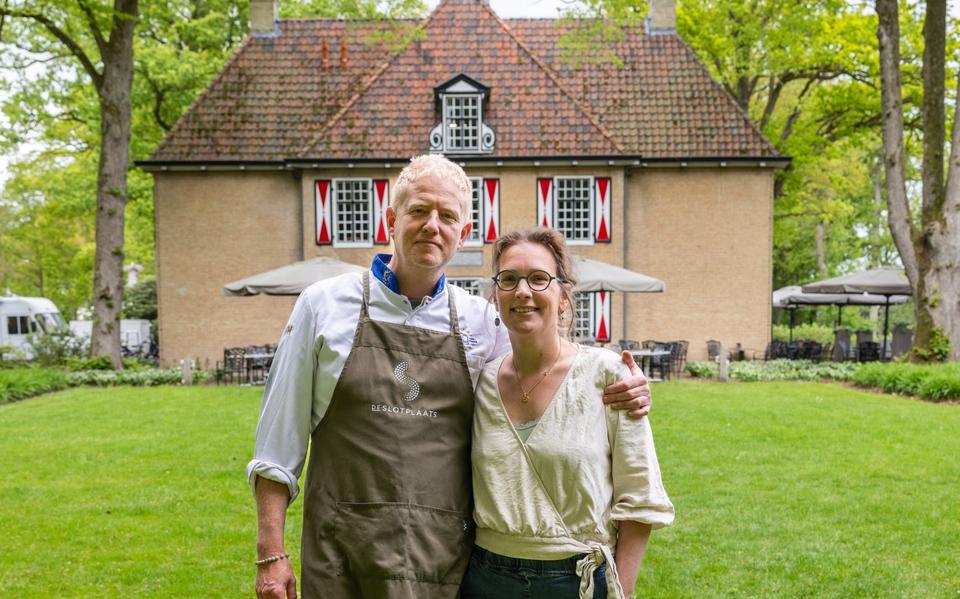 Mieke Rijnbeek en Jouke-Piet Drijfhout voor De Slotplaats.