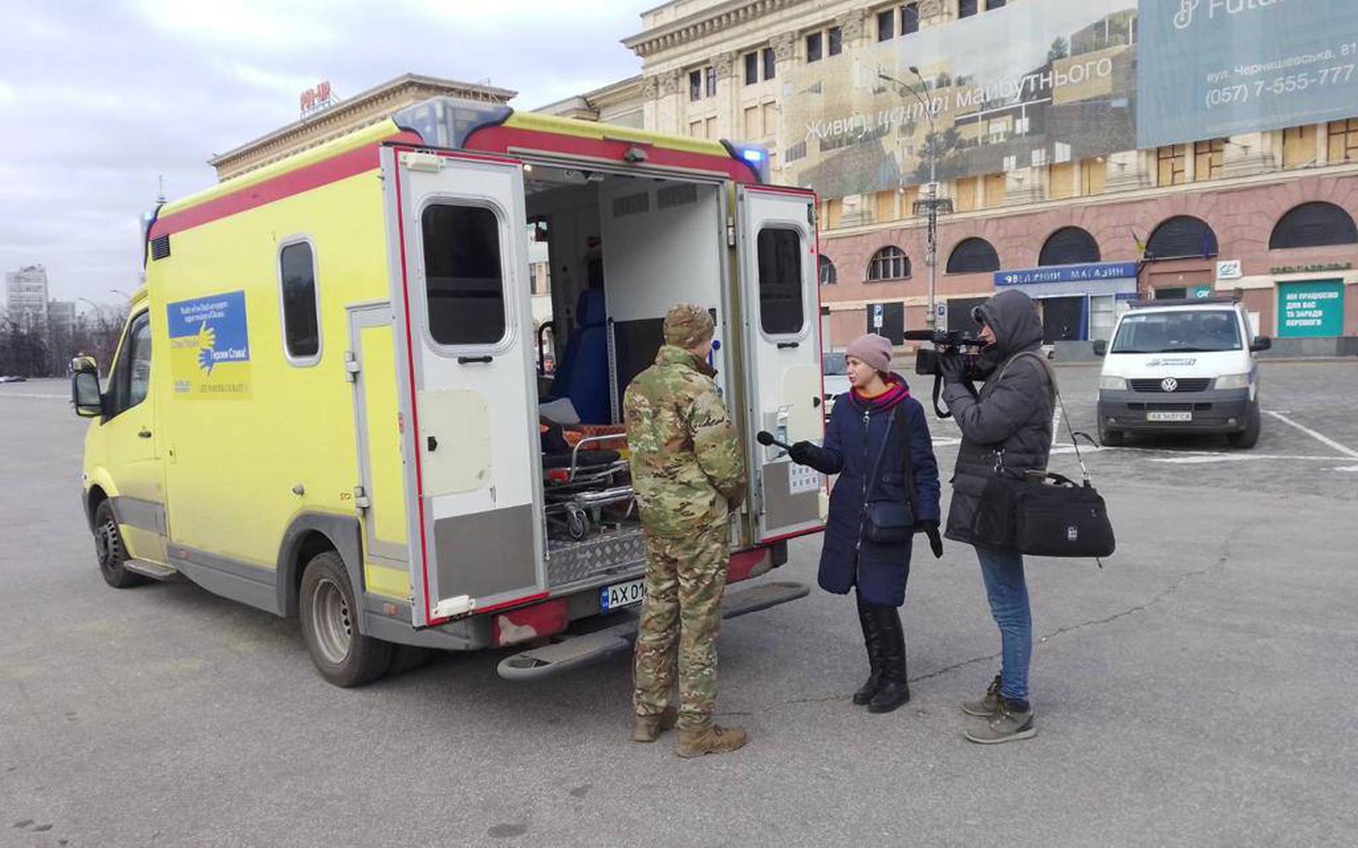 Vrijdag werd de ambulance in Kharkiv overhandigd en naar de Donbas gereden.
