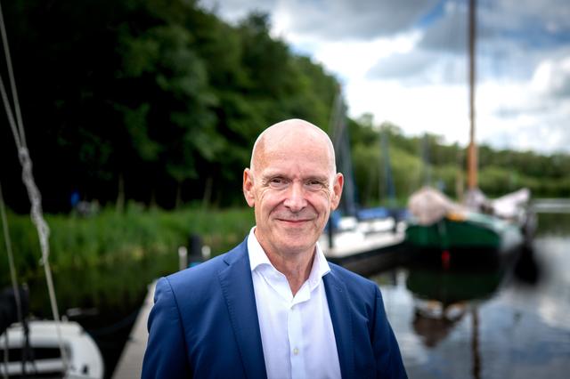 Oud-vakbondstopman Piet Fortuin van CNV wordt wethouder in Drachten. ‘Over vier jaar moeten er krane
