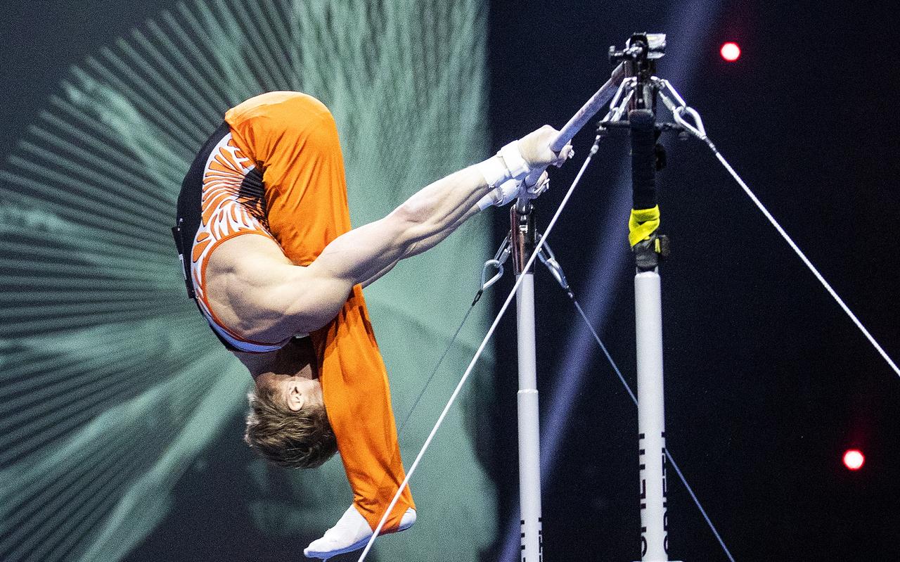 Epke Zonderland in actie tijdens zijn laatste wedstrijd, op 22 april op het EK in Zwitserland. Epke Zonderland in actie tijdens zijn laatste wedstrijd, op 22 april op het EK in Zwitserland.
