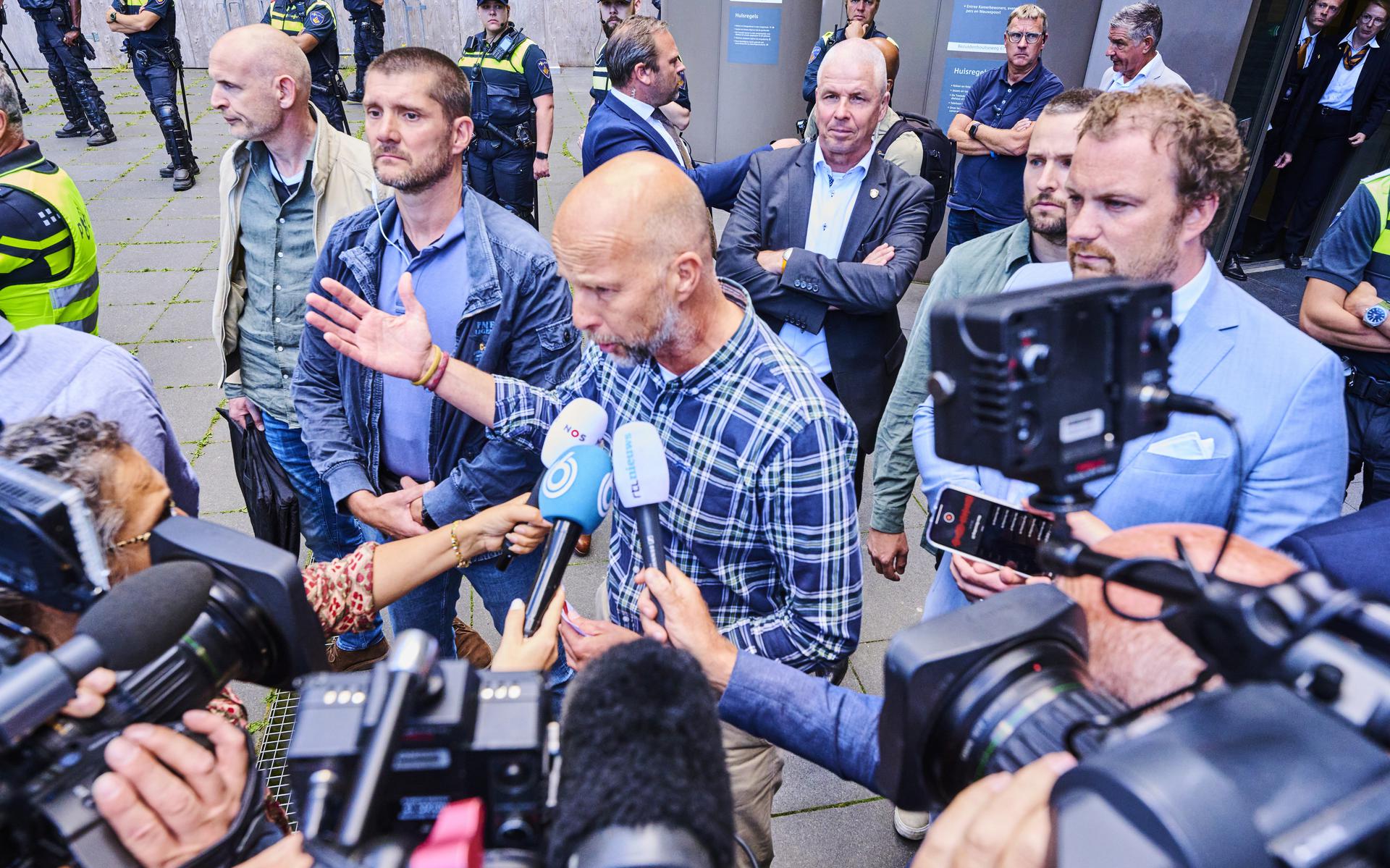 Tjeerd de Groot staat de pers te woord tijdens een boerenprotest in Den Haag, vorig jaar. 