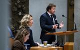 Romke de Jong (D66) in debat over het Fries. Links Kamervoorzitter Vera Bergkamp. FOTO ANP/REMKO DE WAAL