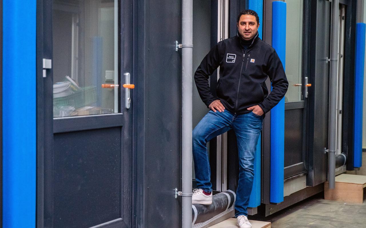 Mohammed Nadi werd geïnspireerd door de noodwoningen die na de tsunami in Japan werden neergezet. Mohammed Nadi werd geïnspireerd door de noodwoningen die na de tsunami in Japan werden neergezet.
