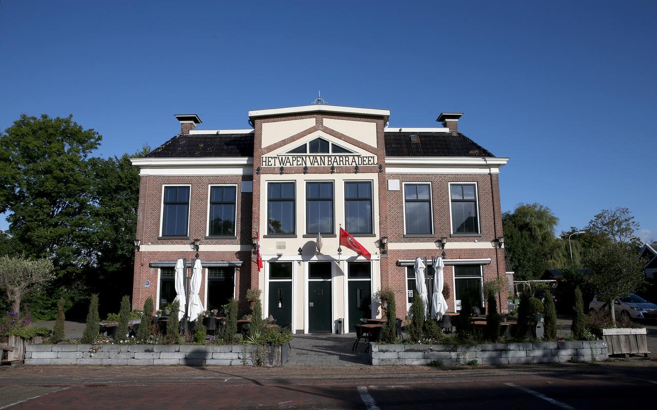 De Bond voor Landpachters en eigengrond gebruikers werd 100 jaar geleden opgericht in het Wapen van Barradeel in Tzummarum. De Bond voor Landpachters en eigengrond gebruikers werd 100 jaar geleden opgericht in het Wapen van Barradeel in Tzummarum.