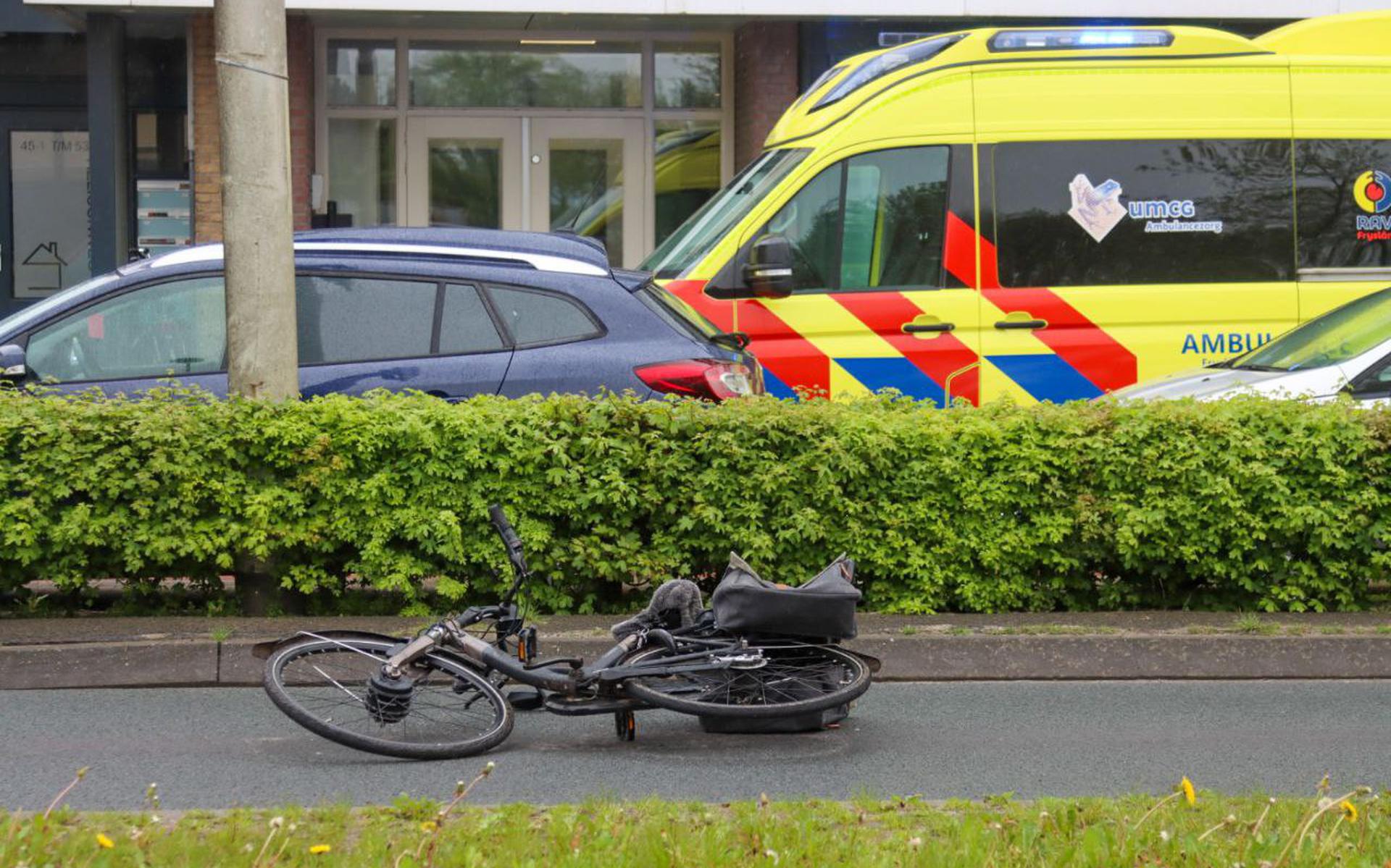 Het ongeval gebeurde op de Heliconweg in Leeuwarden.