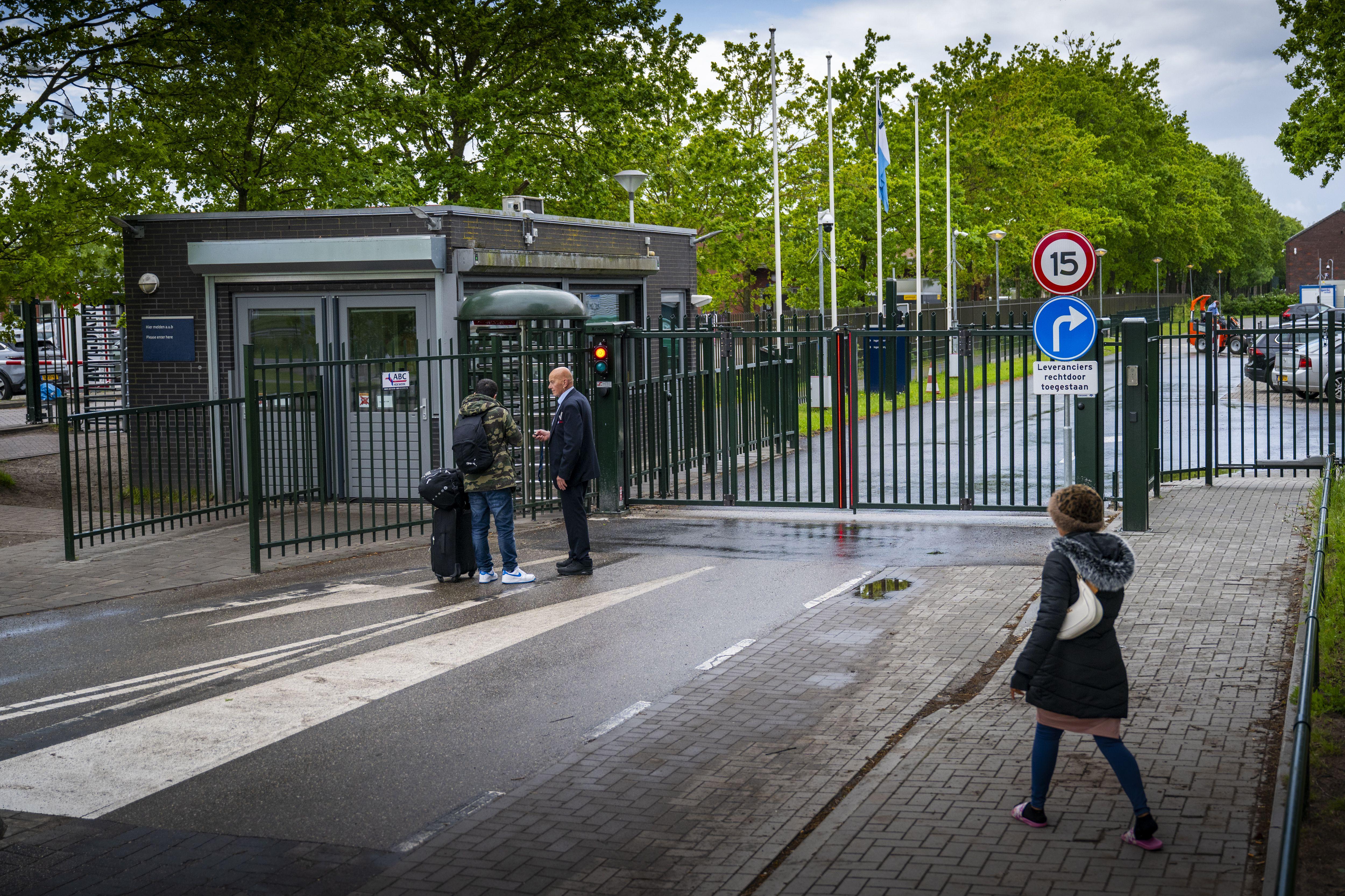 Medewerker gemeente Harlingen bracht zelf asielzoekers naar Ter Apel: ‘Overvallen door de situatie’
