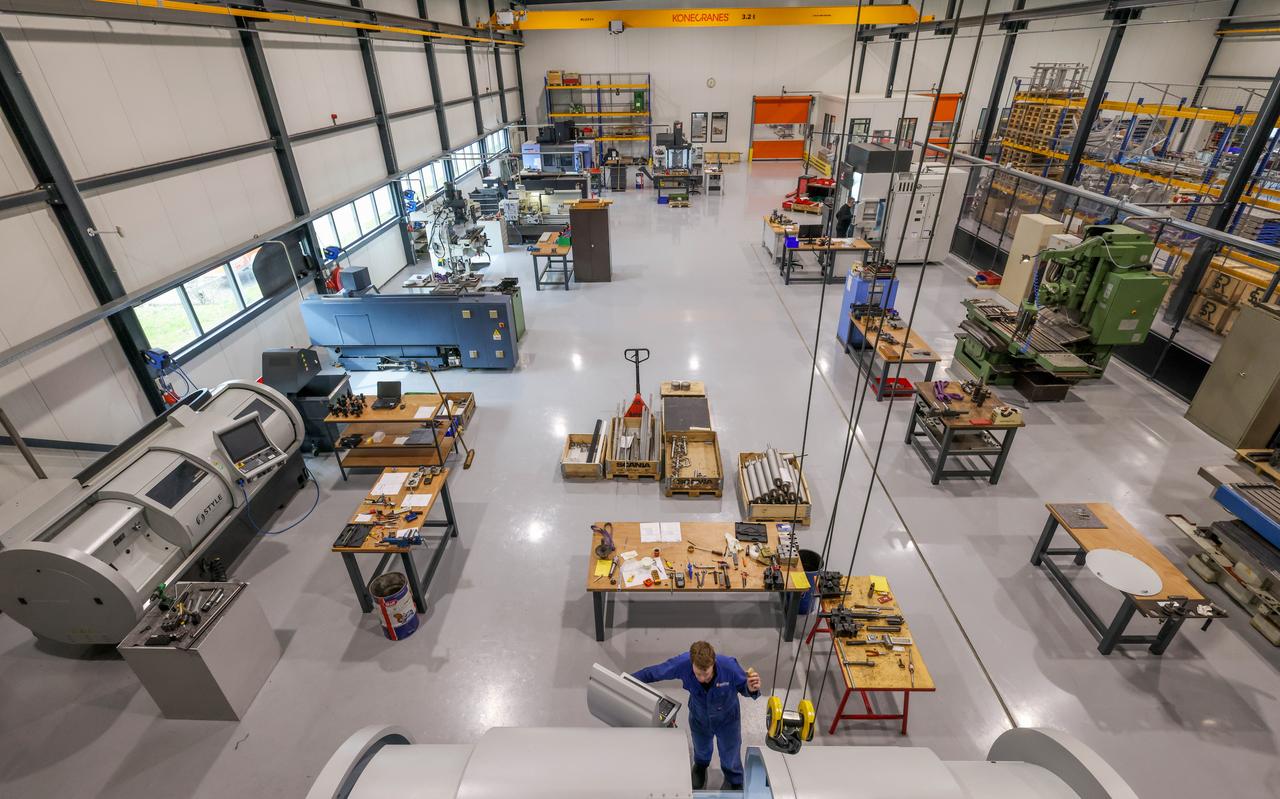 De werkvloer van Ruiter Machinefabriek in Sneek. De werkvloer van Ruiter Machinefabriek in Sneek.