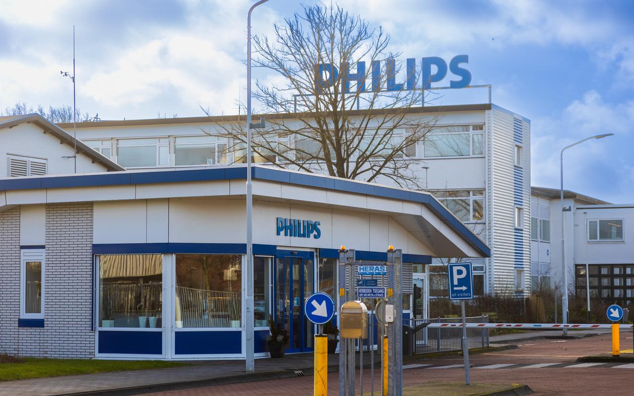 De hoofdpoort van de scheerapparatenfabriek van Philips in Drachten.