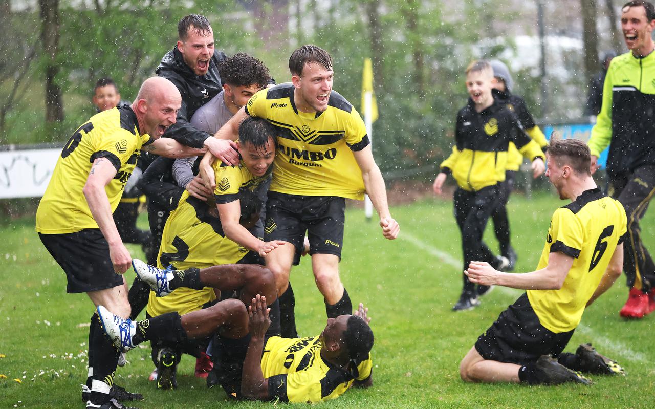 Grote vreugde in Noardburgum als de plaatselijke voetbaltrots zaterdag ook de topper tegen Irnsum heeft gewonnen en door deze negentiende (!) zege de titel in 5B veilig stelt.
