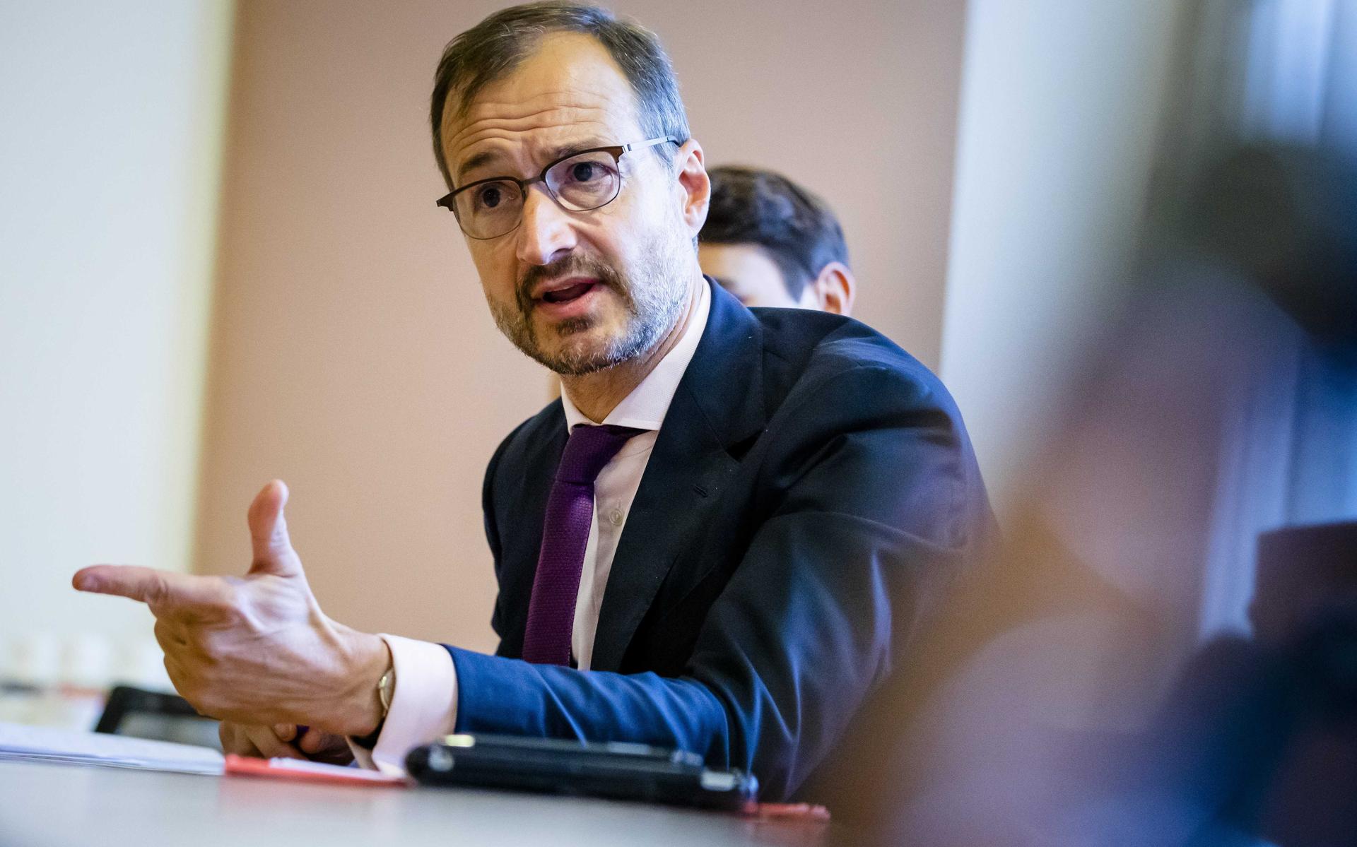 Friese gaswinning mocht van Wiebes 2 miljard kuub hoger - Leeuwarder Courant