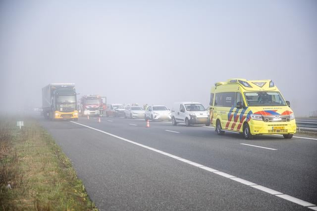 LIVE | Forse files door ongevallen op A7 bij Haskerhorne en Heerenveen & code geel in Friesland vanw