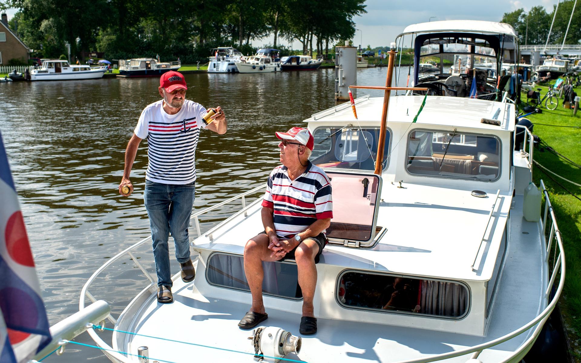 Pleziervaarders op leeftijd verjaagd van passantenplek De Veenhoop