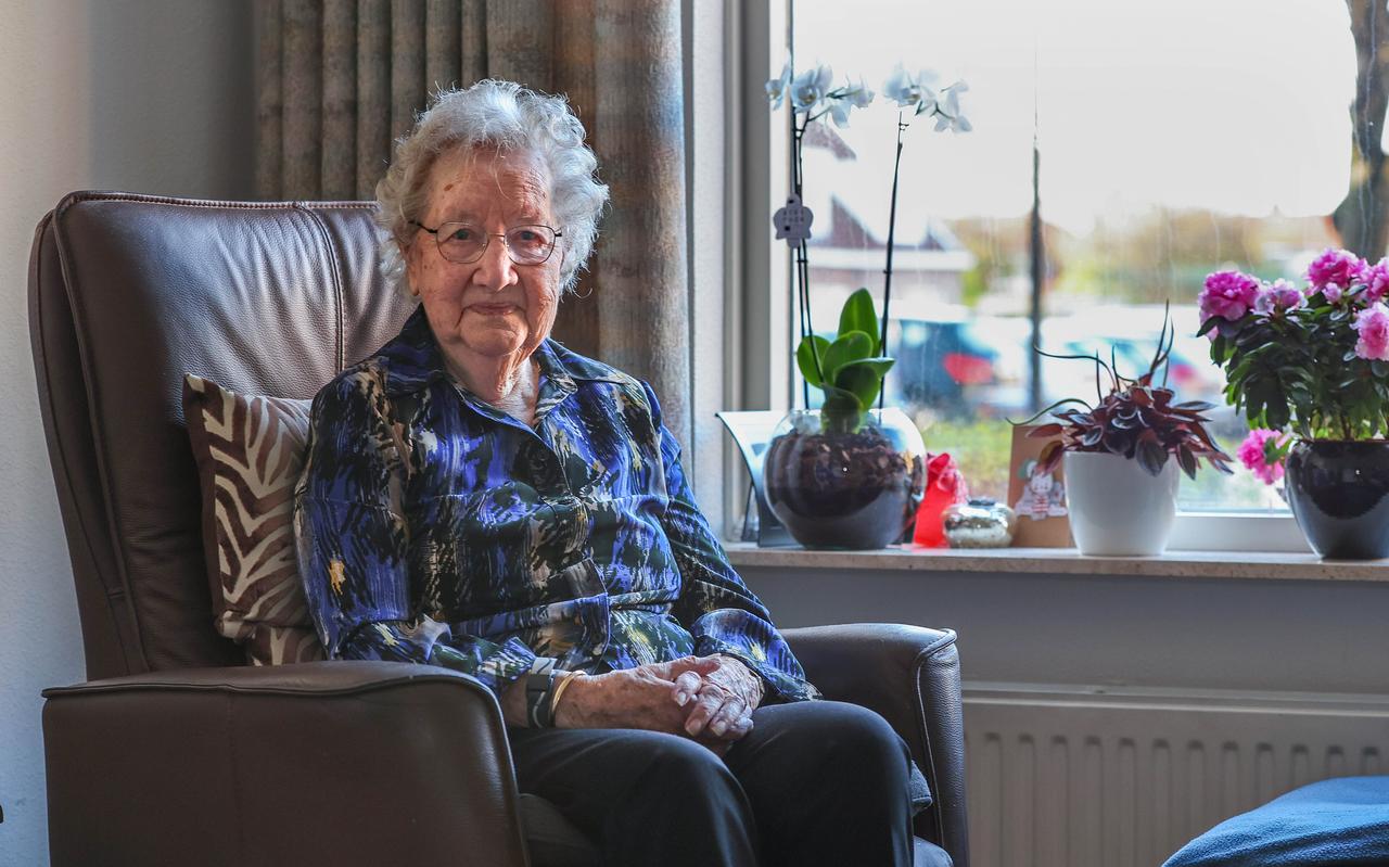 Akke Sandstra-Tilma vierde zondag haar honderdste verjaardag. Akke Sandstra-Tilma vierde zondag haar honderdste verjaardag.