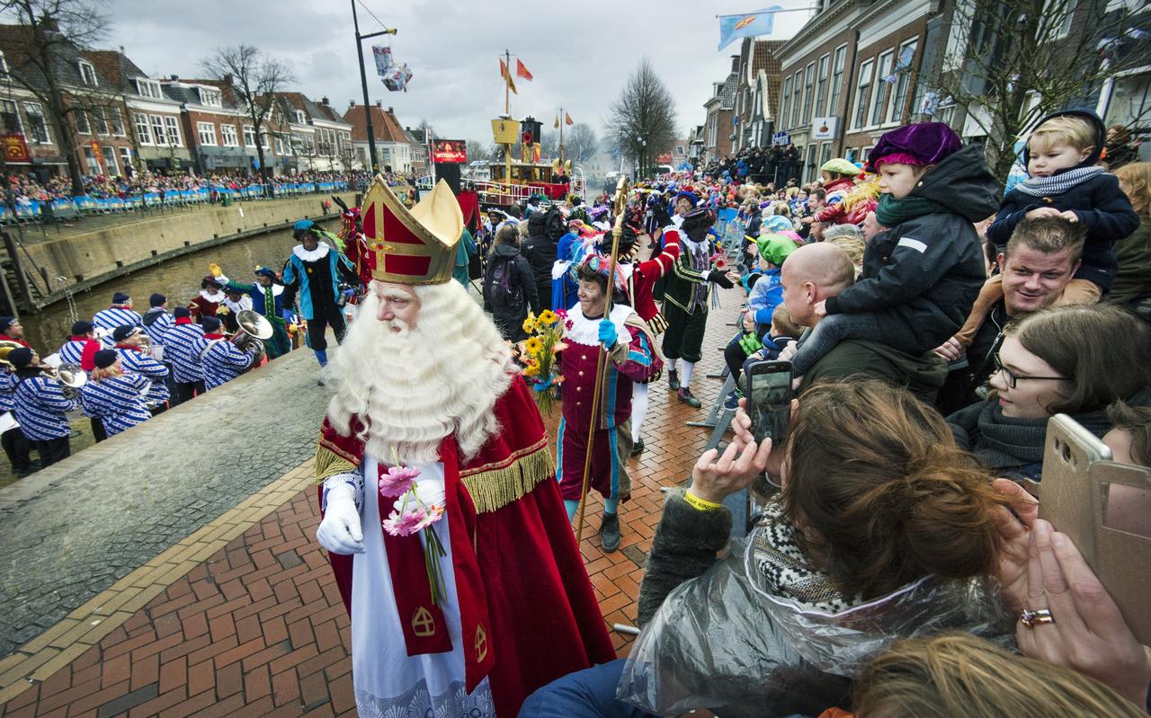 De landelijke intocht van Sinterklaas in Dokkum in 2017. De landelijke intocht van Sinterklaas in Dokkum in 2017.