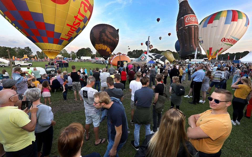 Beeld van de Friese Ballonfeesten op de Nutsbaan in Joure in 2019.