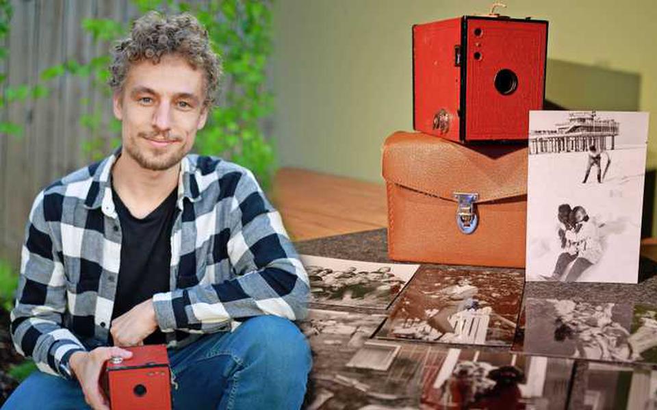 Maurice Heijligers met zijn Kodak Brownie 2 en de foto’s die hij liet ontwikkelen.
