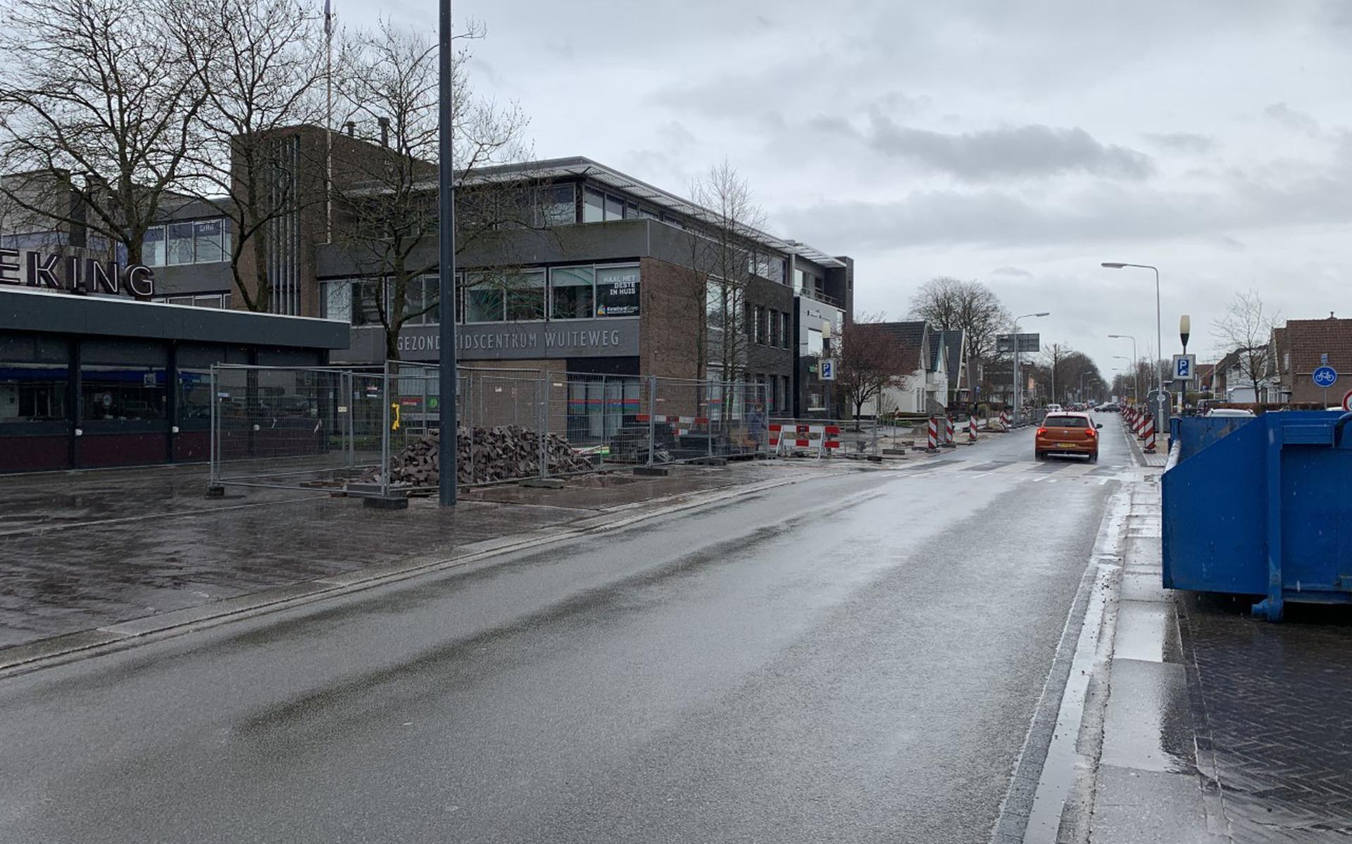 Na een half jaar is de Burgemeester Wuiteweg weer toegankelijk voor wegverkeer