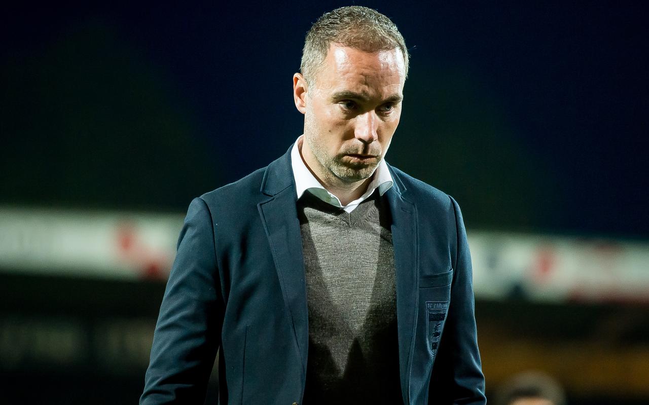 Sjors Ultee druipt teleurgesteld af na de verloren wedstrijd tegen FC Utrecht. Sjors Ultee druipt teleurgesteld af na de verloren wedstrijd tegen FC Utrecht.