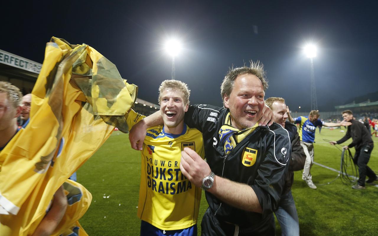 Wout Droste (links) met Henk de Jong tijdens het kampioensfeest in 2013. Wout Droste (links) met Henk de Jong tijdens het kampioensfeest in 2013.