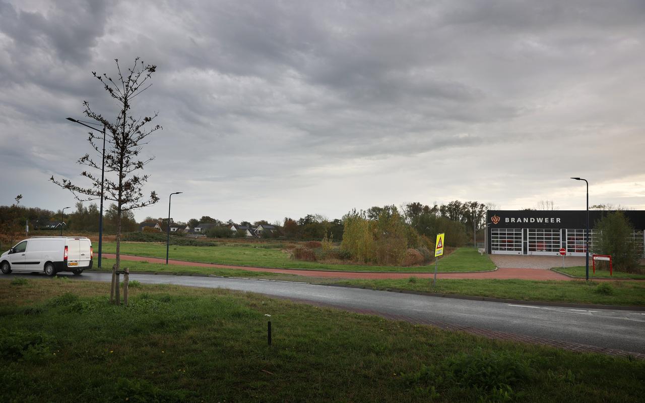 Hier moet het tankstation met Burger King komen. Hier moet het tankstation met Burger King komen.