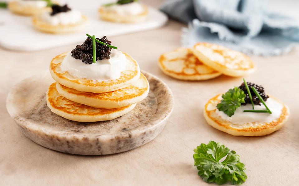 Blini's met kaviaar.
