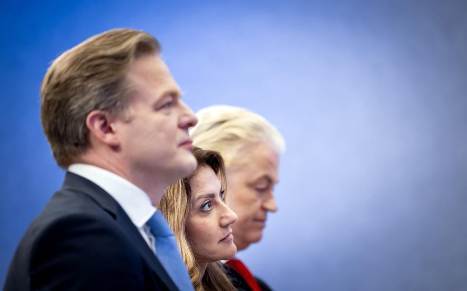 Pieter Omtzigt (NSC), Dilan Yesilgoz (VVD) en Geert Wilders (PVV) tijdens de presentatie van het hoofdlijnenakkoord.