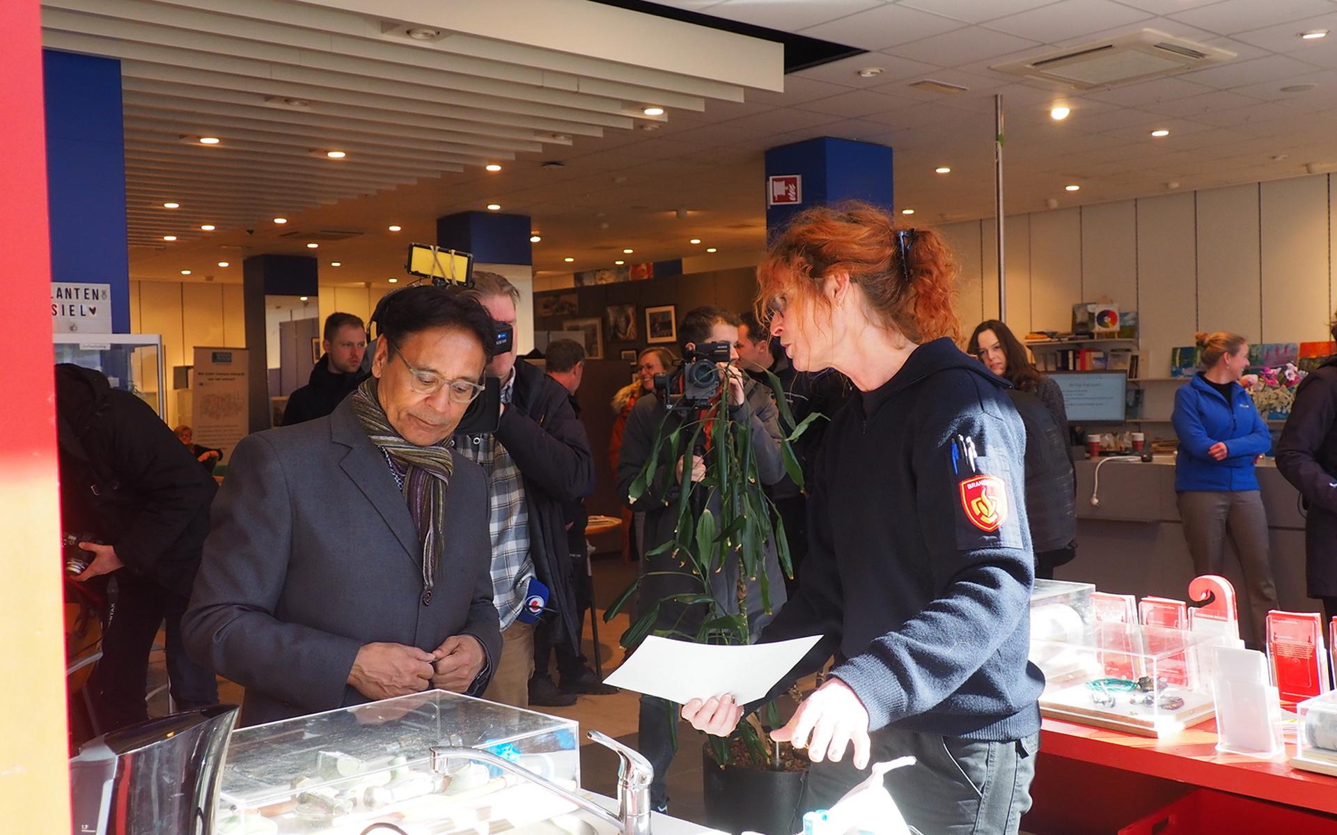 De opening van de pop-up store rondom brandveiligheid werd verricht door burgemeester Van der Zwan van de gemeente Heerenveen.