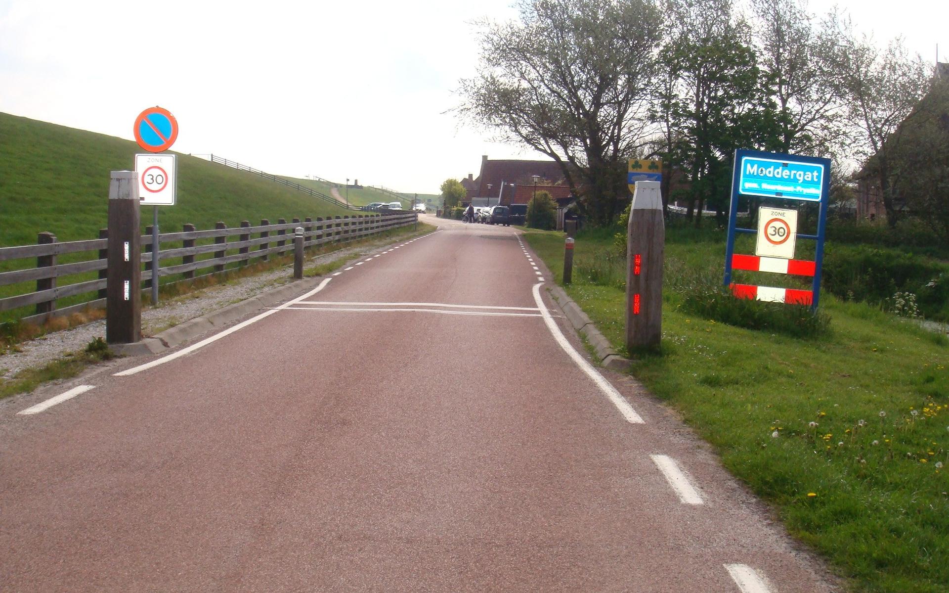 Noardeast en Moddergat in overleg over parkeren - Leeuwarder Courant