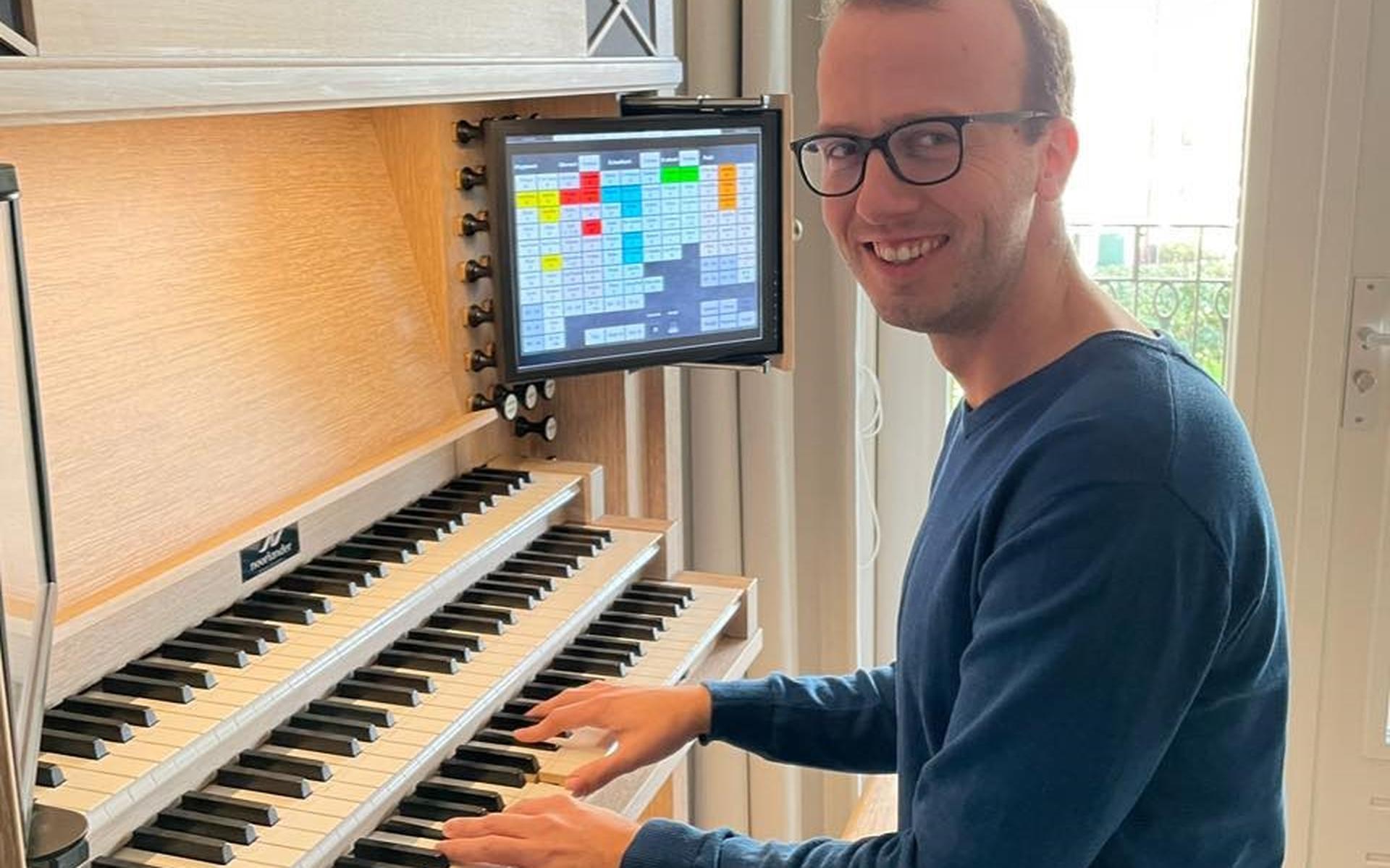 Leo Ravensbergen bespeelt orgel in Drogeham