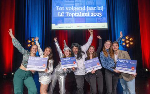 De winnaars van LC Toptalent (vlnr) Mayke Holtrop, Dyanne Kloosterman, Noah Tol, Jacob IJsselstein, Marja Heldeweg, Sanne Lubbers en Bente Rondaan. 