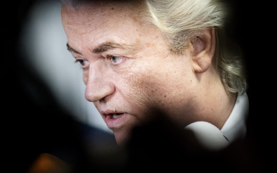 Geert Wilders staat dinsdag de pers te woord.