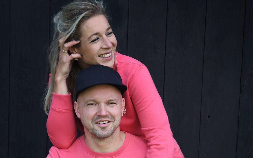 Djura Feringa en Louis de Jong uit Woudsend maken mode als ode aan dappere bemanningen van WO2-bomme