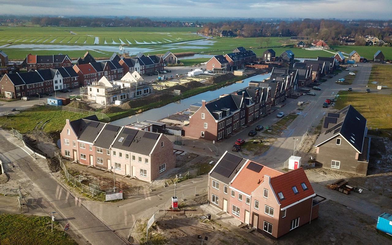 Woningbouw in De Zuidlanden onder Leeuwarden.