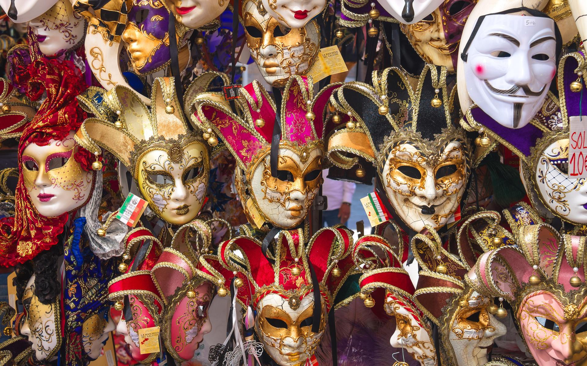 Toch geen gemaskerd bal in de Grote Kerk in Leeuwarden. 'Te dicht bij