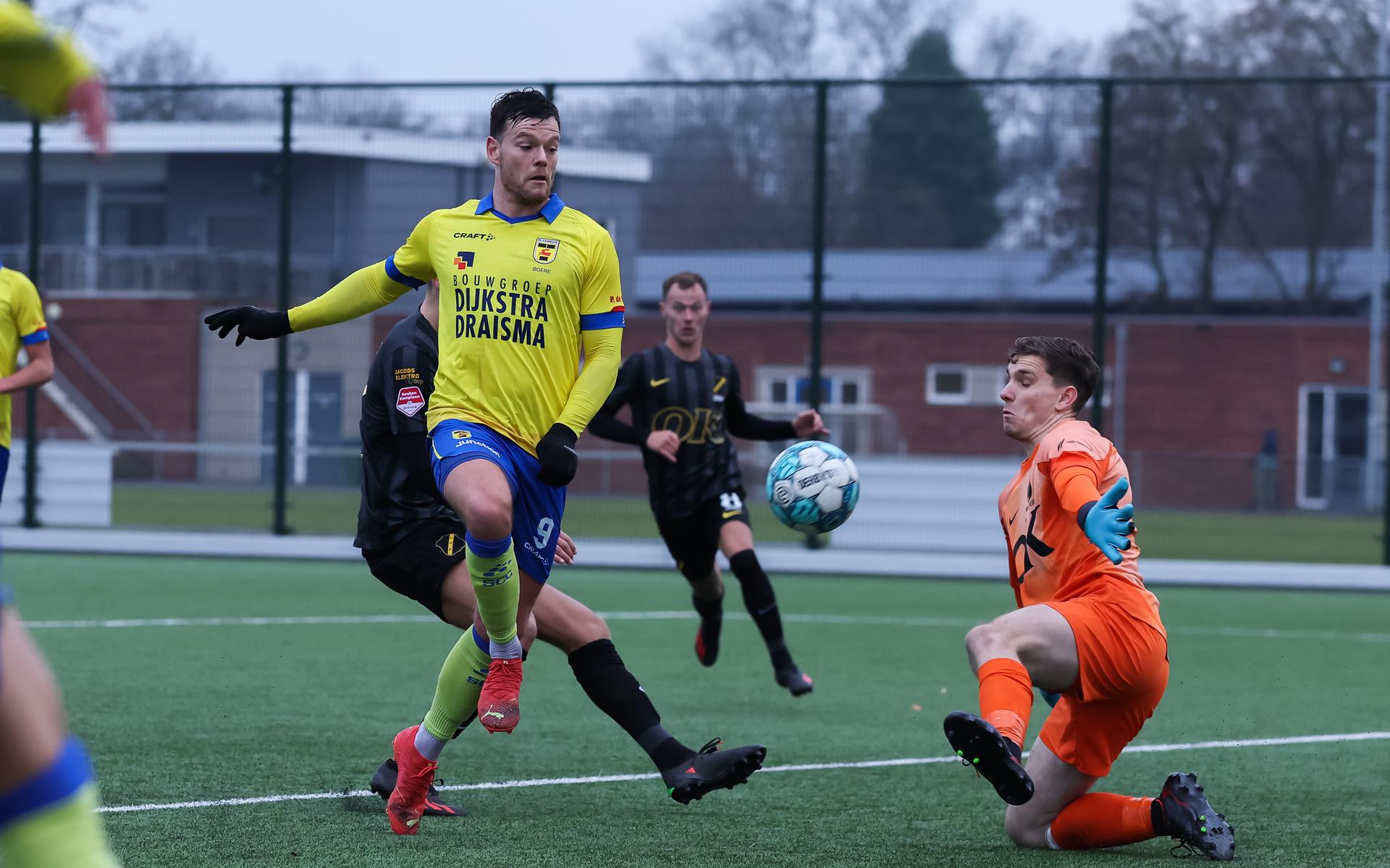Tom Boere schiet op de valreep de 2-2 binnen in de eerste van twee oefenwedstrijden tegen NAC Breda.