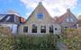 Dit huis aan de Langestreek om de Noord op Schiermonnikoog staat te koop voor 485.000 euro. FOTO VERVER JET WINTERS MAKELAARS