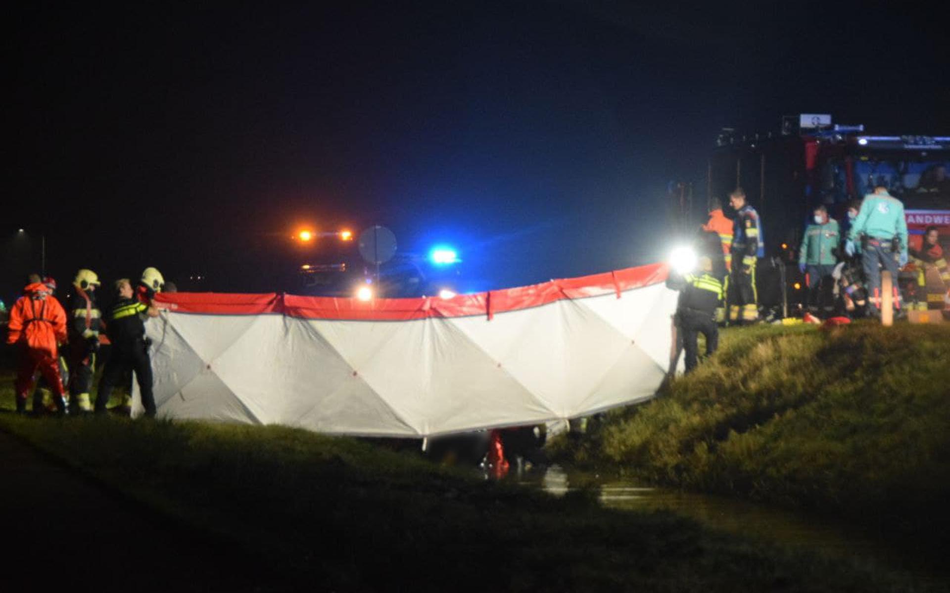 Driver died of car that hit water on Trekwei between Wâlterswâld and Dokkum