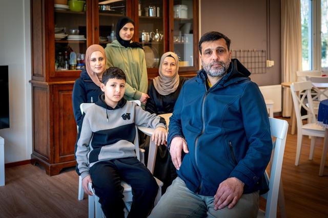 Deze mensen vluchtten uit Syrië en Soedan en kwamen terecht in Beetsterzwaag. ‘We voelen ons weer me