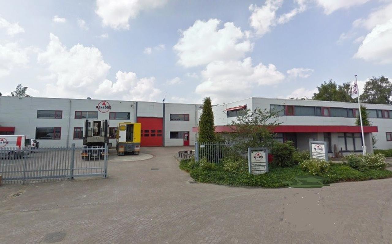 A. P. van den Berg verhuisde in 1976 naar de IJzerweg. Die fabriek is nu te krap geworden.