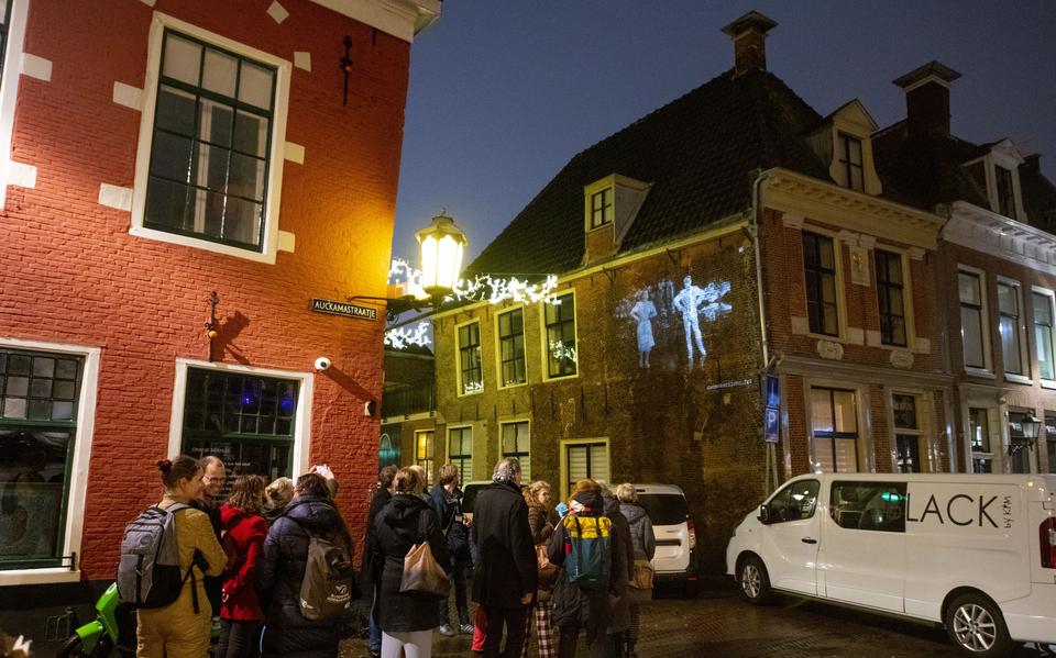 Bij het Raadhuisplein.