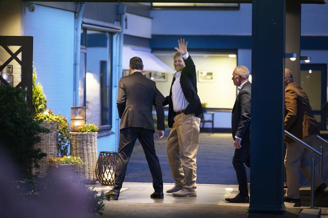 Koninklijk bezoek bij Van der Valk in Hurdegaryp