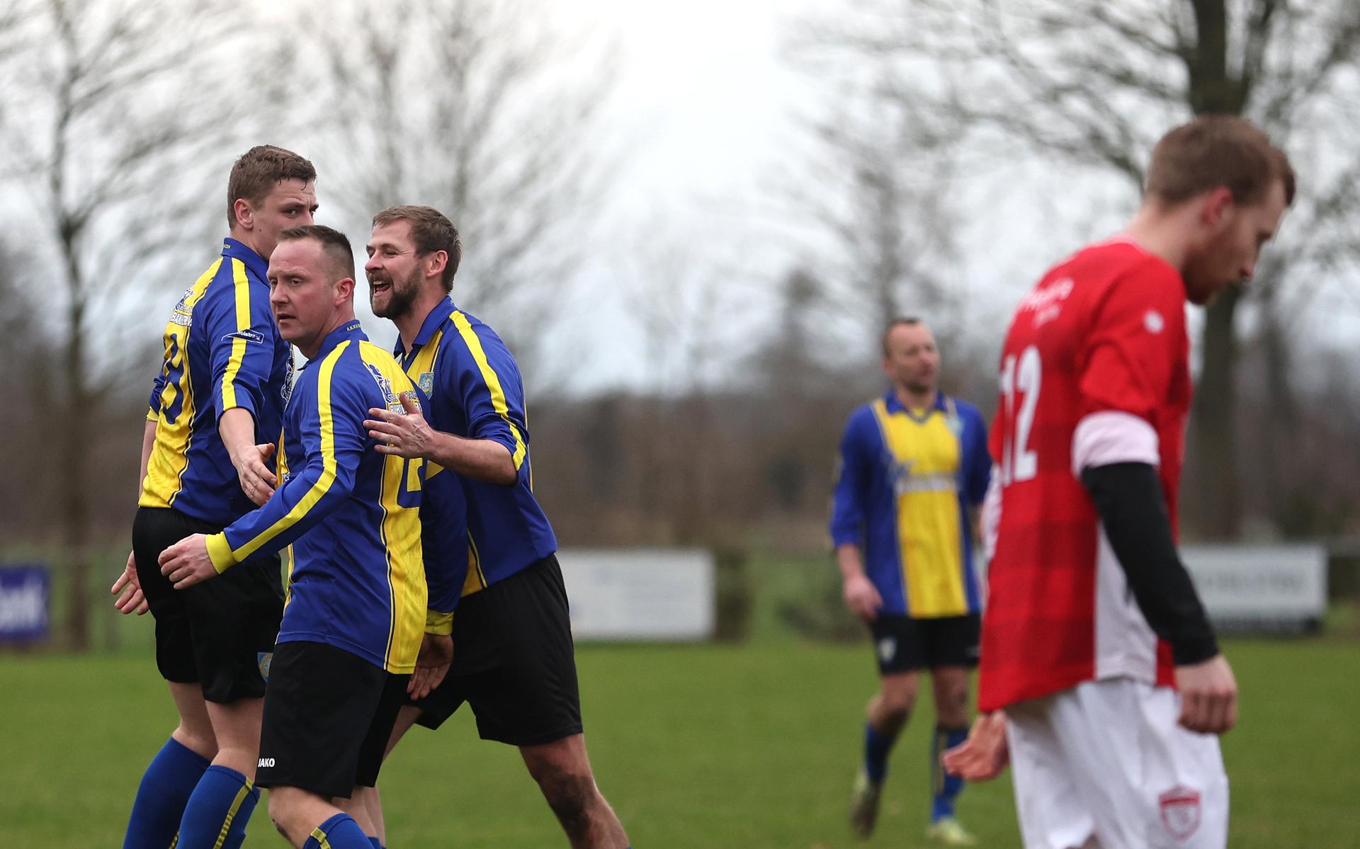 Eeuwfeest van de rooms-katholieke voetbalvereniging Bakhuizen moet nog kleur op de wangen krijgen