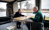 Henk (66) en Iet (67) van Keulen uit Tiel zijn dit jaar vroeg neergestreken op de camping