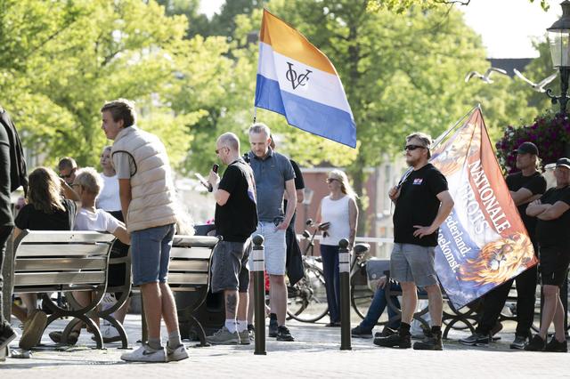 Van Facebook naar Dokkum: hoe een landelijke groep het anti-azc-protest aanjoeg